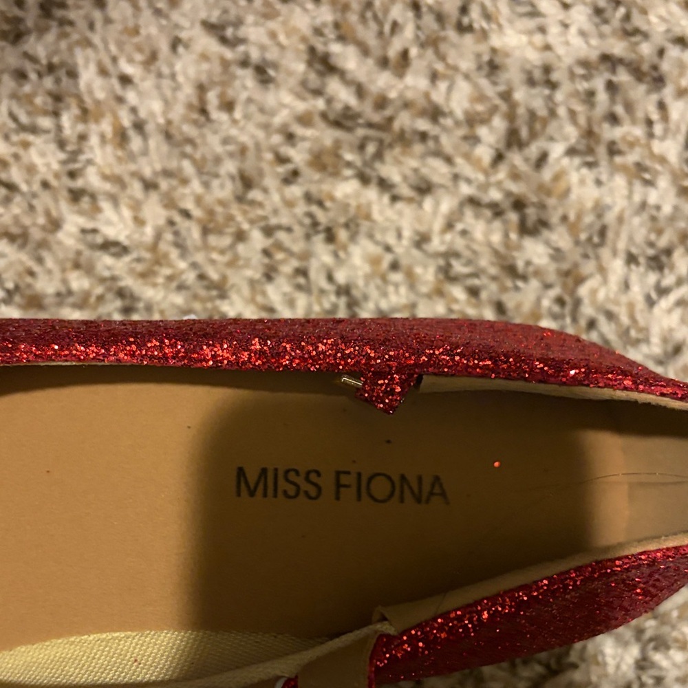 Red Glitter Dorothy costume shoes - Picture 2 of 4
